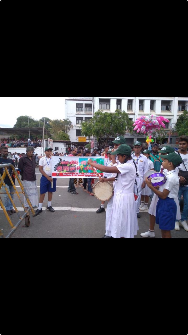 පරිසර නියමු භට කණ්ඩායම දළඳා පෙරහැරට සහභාගී වෙමින්